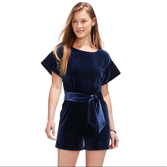 Vineyard Vines 🐳 Flutter Sleeve Velvet Romper EUC Size Small - Picture 2 of 9
